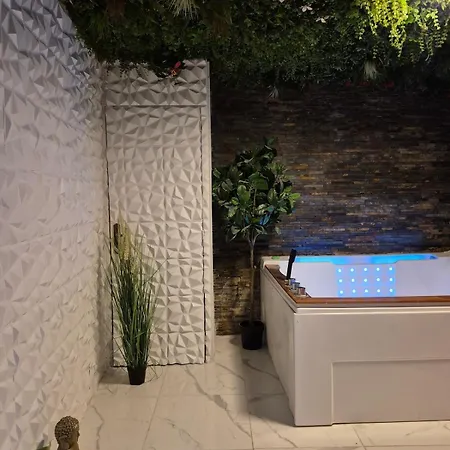 Appartement Les Bulles Medievales-spa-sauna *